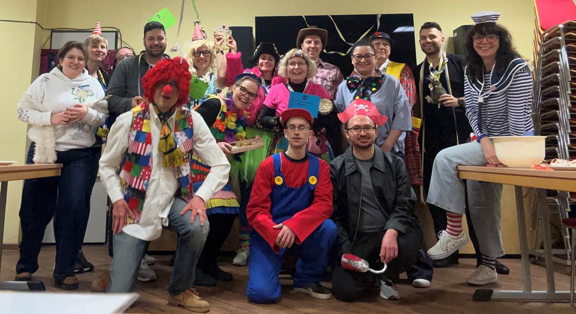 Gruppenfoto Toastmasters KSB Karnevalskostueme im Buergerzentrum Deutz Koeln