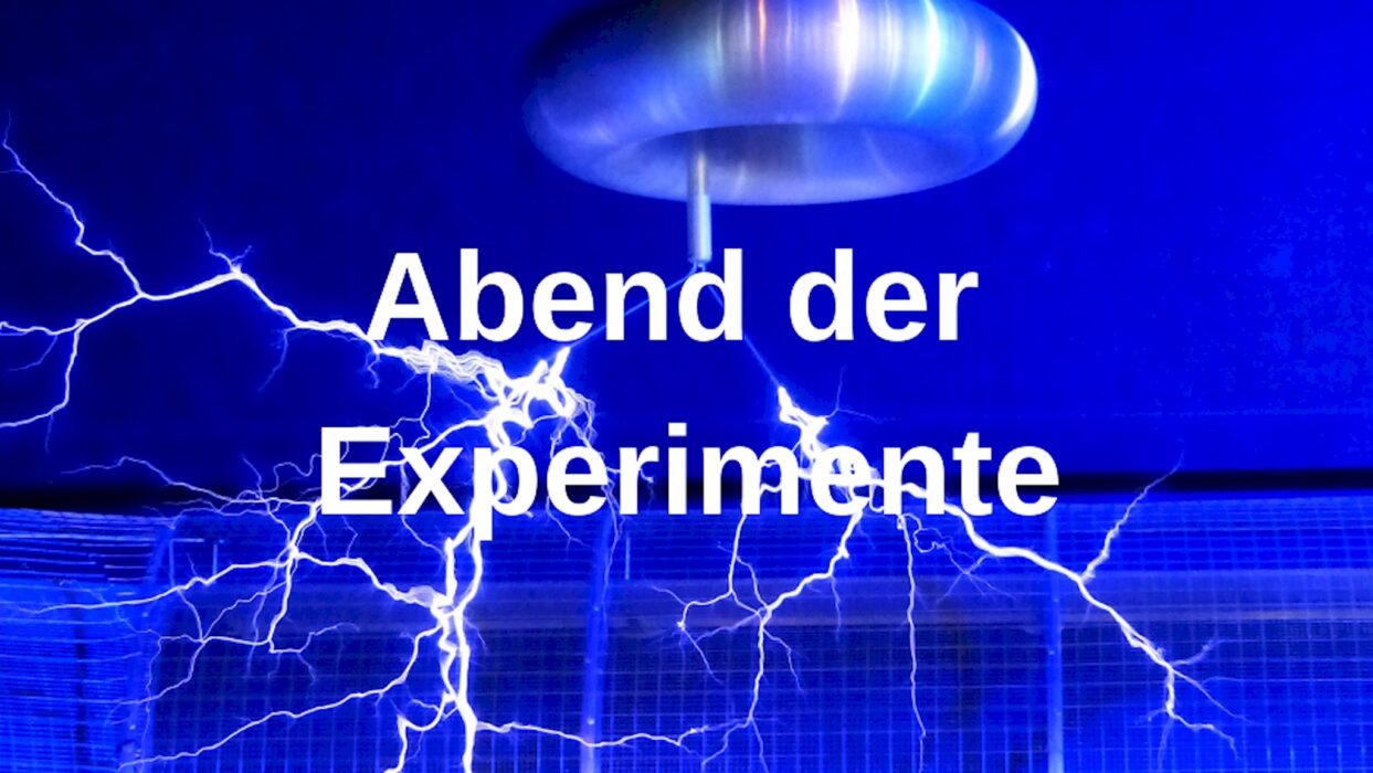 Mitglieder der Kölner Sprechbar während des Clubabends "Abend des Experimentierens".