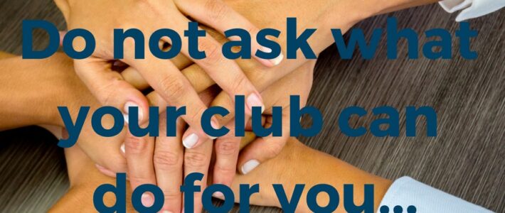Do not ask what your club can do for you… Mehrere ineinandergelegte Hände mit dem Schriftzug "Do not ask what your club can do for you..." – Ankündigungsgrafik der Kölner Sprechbar.