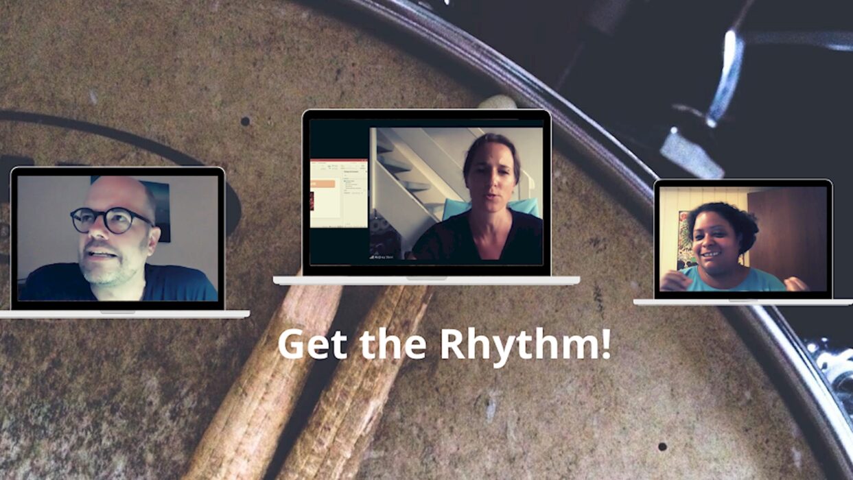 Grafik im Kachel-Stil: drei Laptop-Bildschirme mit Toastmasters-Mitgliedern in einer Zoom-Konferenz vor einem Trommelfell, dazu der Schriftzug „Get the Rhythm!“.