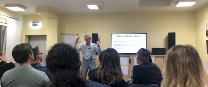 Dokumentarisches Bild vom Clubabend Humor-Workshop trotz Schnee der Kölner Sprechbar.